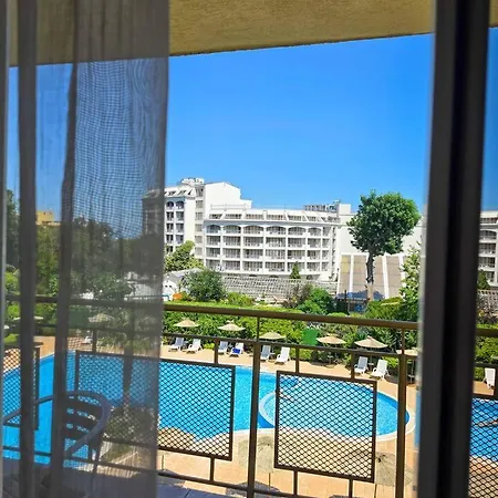 Hidden Gem In Golden Sands شقة
